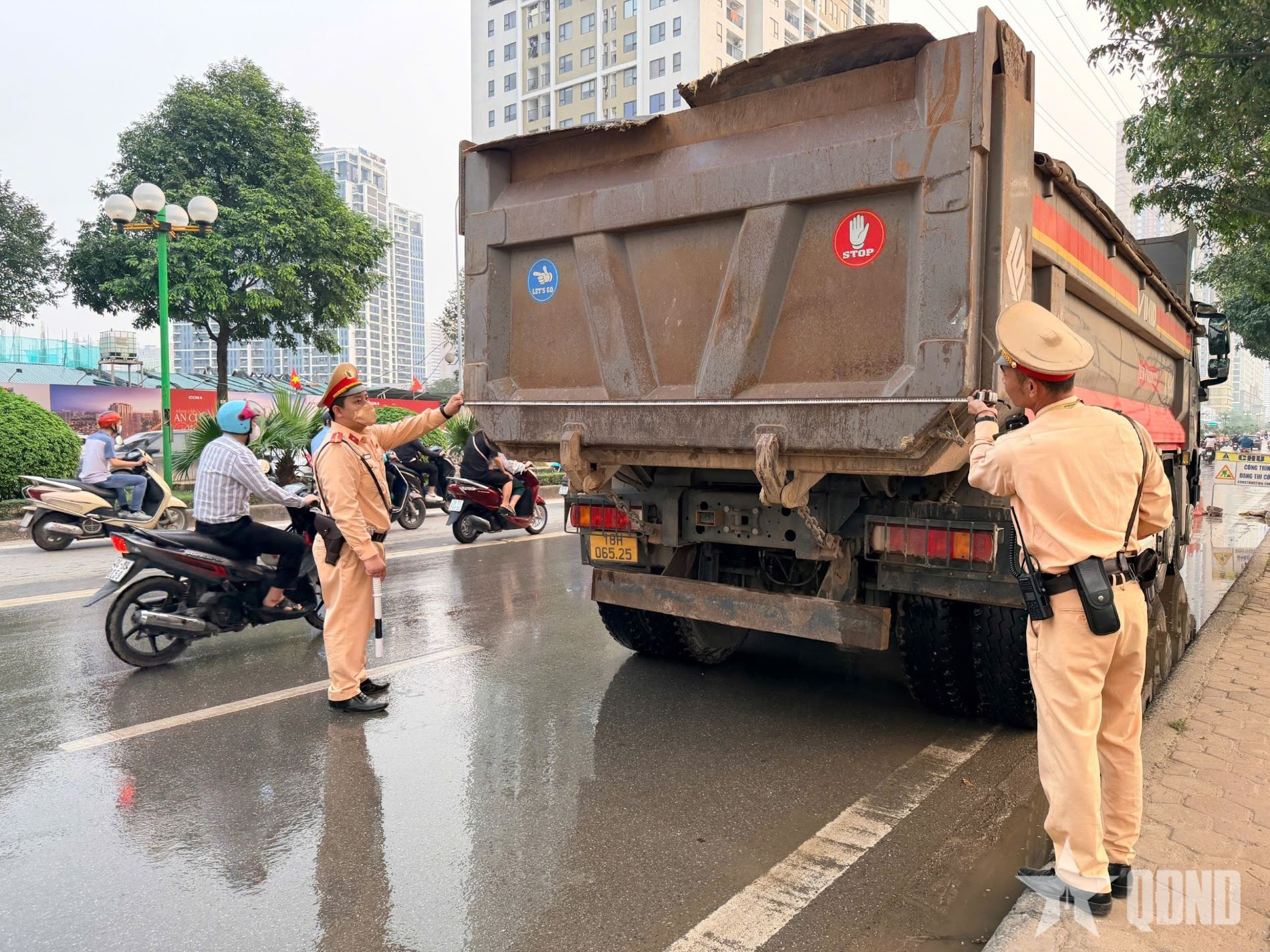 Hà Nội: Triển khai tổng rà soát ô tô tải tự đổ, xe sơ-mi rơ-moóc từ 15 tấn trở lên